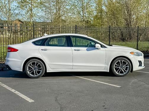 2020 Ford Fusion SEL