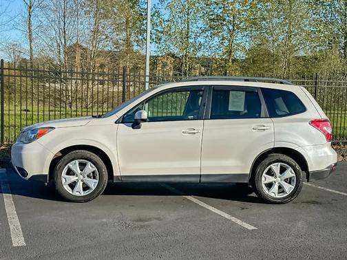 Satin White Pearl 2015 Subaru Forester 2.5i Premium