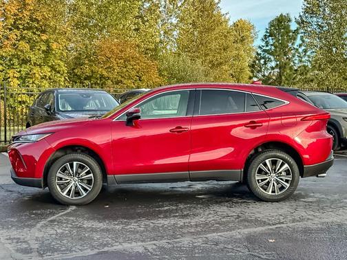 Ruby Flare Pearl 2022 Toyota Venza LE