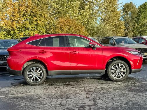 Ruby Flare Pearl 2022 Toyota Venza LE