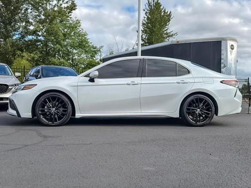 Wind Chill Pearl 2023 Toyota Camry XSE