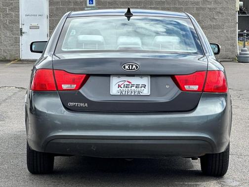 2010 Kia Optima LX