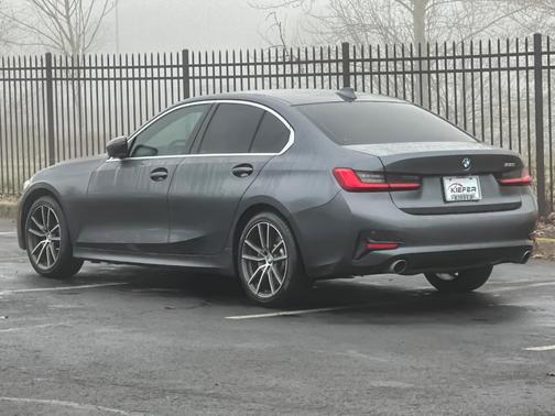 2019 BMW 330 i
