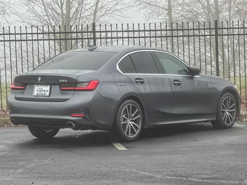 2019 BMW 330 i
