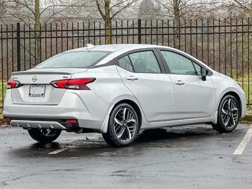 2023 Nissan Versa 1.6 SR