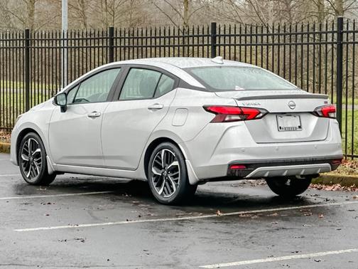 2023 Nissan Versa 1.6 SR
