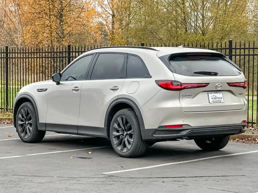 2025 Mazda CX-90 Premium