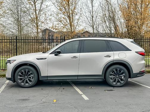 2025 Mazda CX-90 Premium