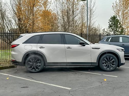 2025 Mazda CX-90 Premium