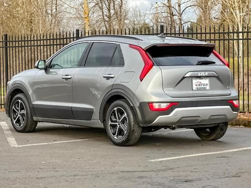 2024 Kia Niro LX
