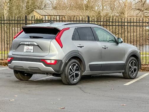2024 Kia Niro LX