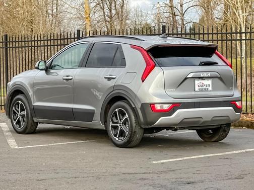2024 Kia Niro LX