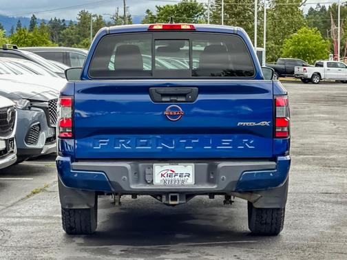 Deep Blue Pearl 2022 Nissan Frontier PRO-4X