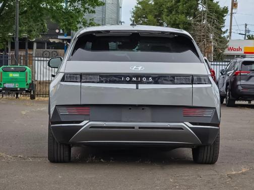 Cyber Gray 2024 Hyundai IONIQ 5 SEL