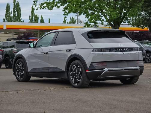 Cyber Gray 2024 Hyundai IONIQ 5 SEL