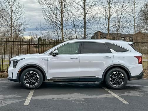 2024 Kia Sorento S