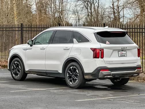 2024 Kia Sorento S