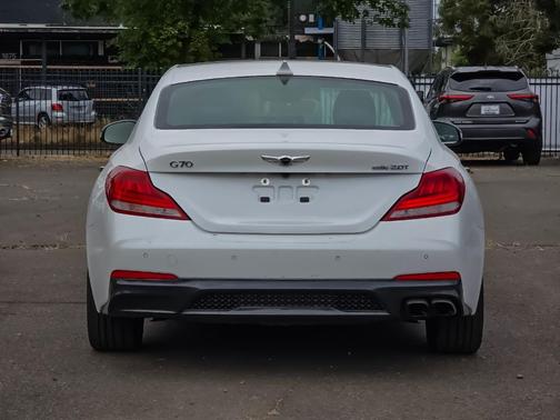 Uyuni White 2020 Genesis G70 2.0T