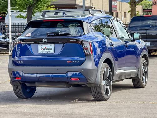 Deep Blue Pearl 2025 Nissan Kicks SR