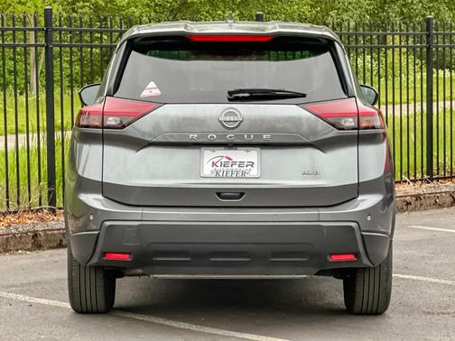 Gun Metallic 2025 Nissan Rogue SV