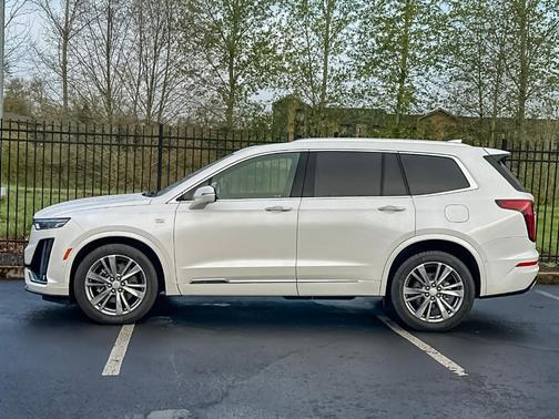 Crystal White Tri-Coat 2024 Cadillac XT6 Premium Luxury AWD