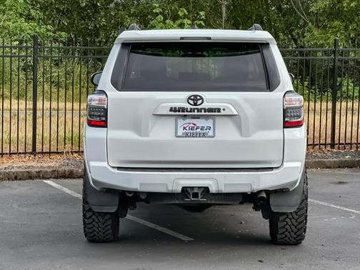 Super White 2019 Toyota 4Runner SR5