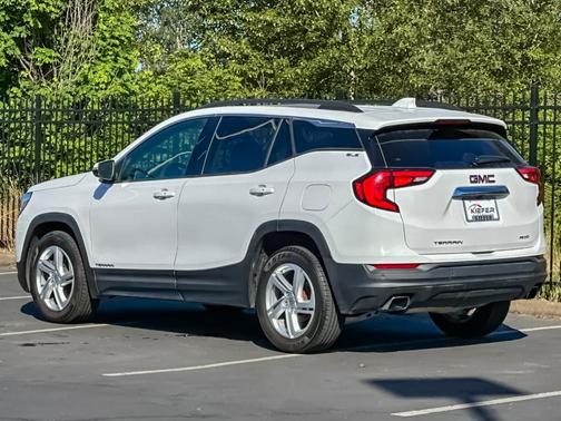 Summit White 2018 GMC Terrain SLE