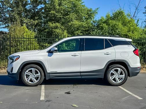 Summit White 2018 GMC Terrain SLE