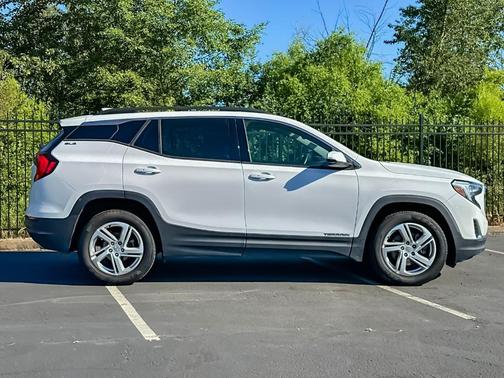 Summit White 2018 GMC Terrain SLE
