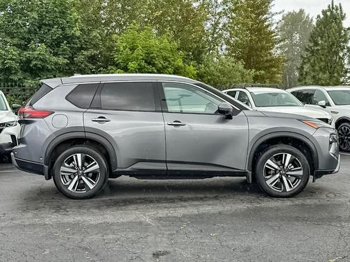 Gun Metallic 2024 Nissan Rogue SL