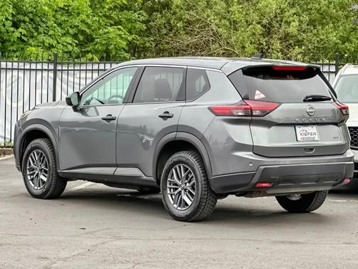 Gun Metallic 2024 Nissan Rogue S