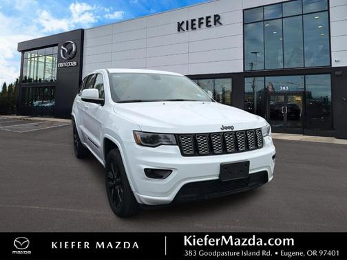 Bright White Clearcoat 2022 Jeep Grand Cherokee WK Laredo