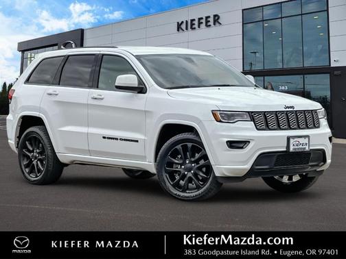 Bright White Clearcoat 2022 Jeep Grand Cherokee WK Laredo