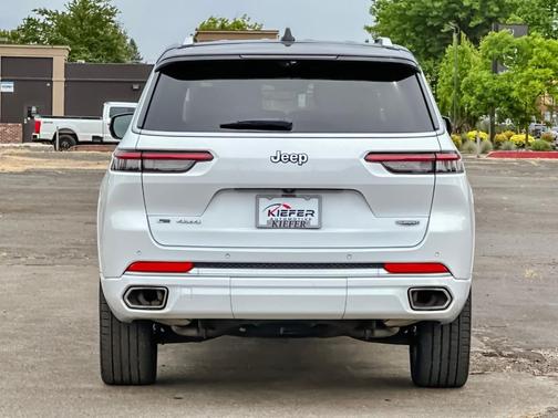 Bright White Clearcoat 2023 Jeep Grand Cherokee L Summit