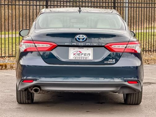 2020 Toyota Camry Hybrid XLE
