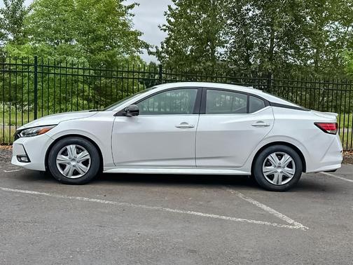 Aspen White 2022 Nissan Sentra SR