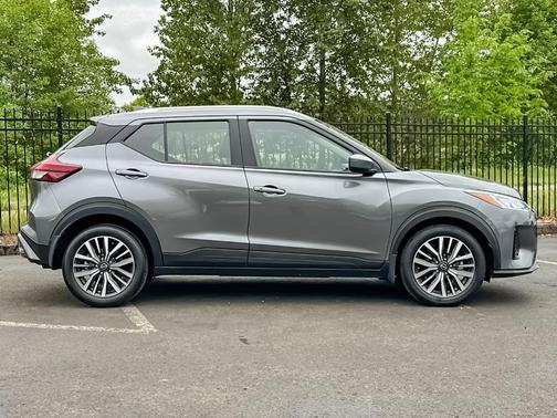 Gun Metallic 2023 Nissan Kicks SV