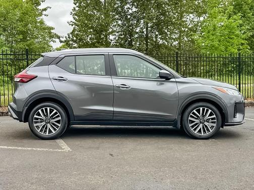 Gun Metallic 2023 Nissan Kicks SV