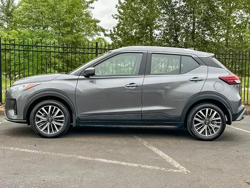 Gun Metallic 2023 Nissan Kicks SV