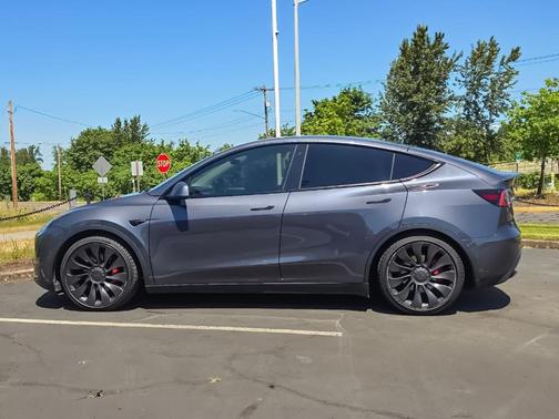 Gray 2022 Tesla Model Y Performance