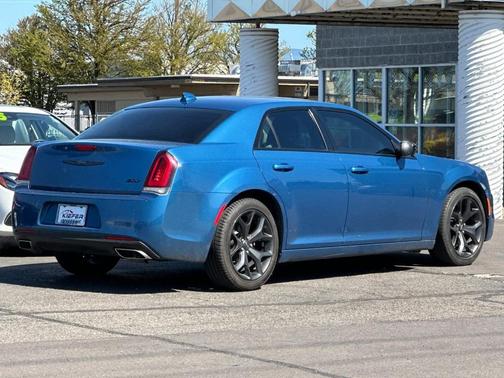 2021 Chrysler 300 Touring
