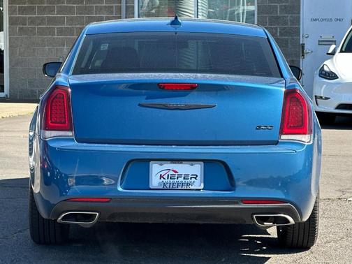 2021 Chrysler 300 Touring