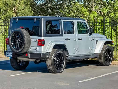 Silver Zynith Clearcoat 2023 Jeep Wrangler 4xe Sahara
