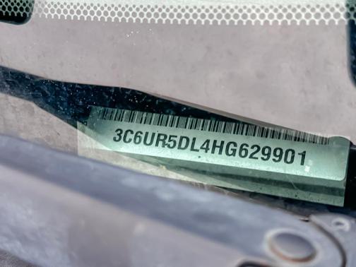 Brilliant Black Crystal Pearlcoat 2017 RAM 2500 SLT