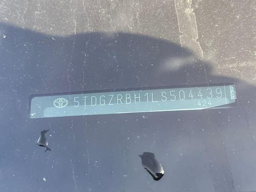 Gray 2020 Toyota Highlander XLE