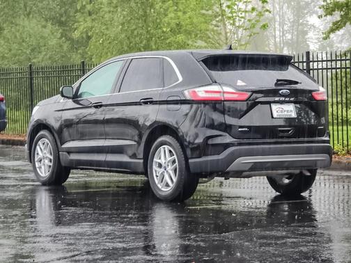 Black Metallic 2022 Ford Edge SEL