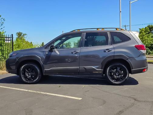 Magnetite Gray Metallic 2023 Subaru Forester Wilderness