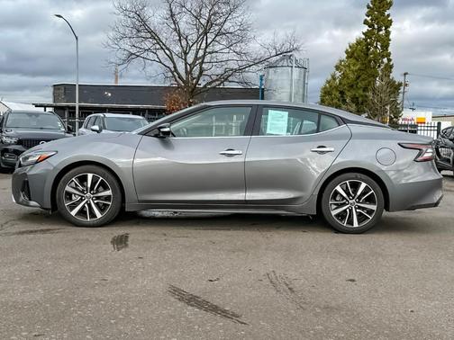 2022 Nissan Maxima SV