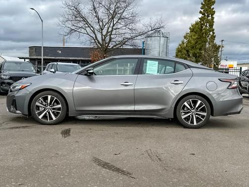 2022 Nissan Maxima SV