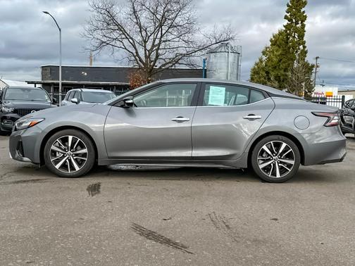 2022 Nissan Maxima SV